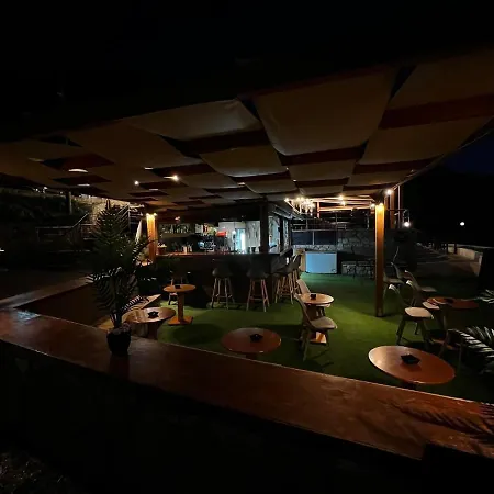 Petani Beachside Vóvikes