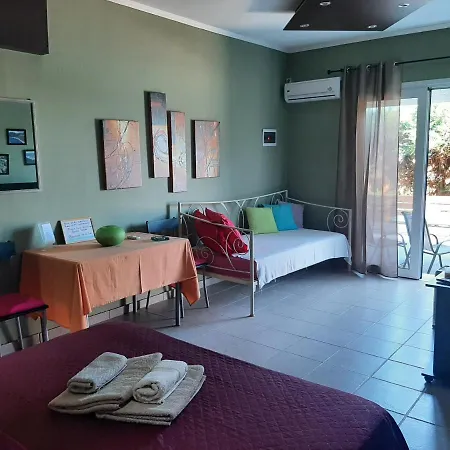 Petani Beachside Apartmán Vóvikes