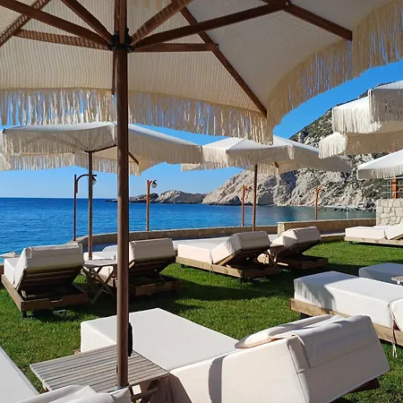 Апартаменты Petani Beachside *