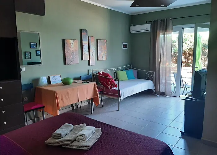 Petani Beachside Appartement Vóvikes