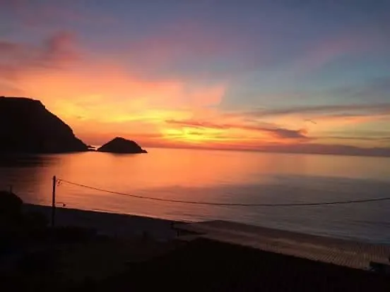 Апартаменты Petani Beachside